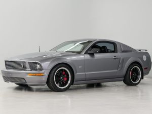 FORD MUSTANG