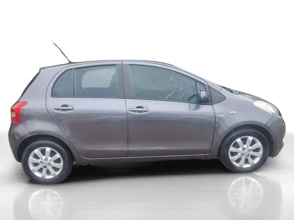 TOYOTA YARIS - Image 3