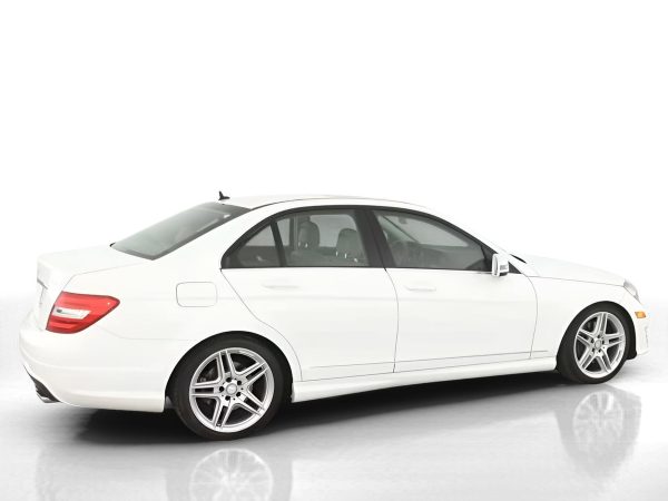 MERCEDES-BENZ C300 - Image 5