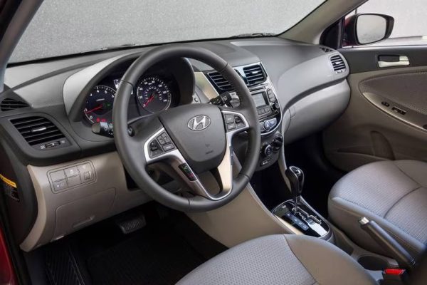 HYUNDAI ACCENT - Image 11