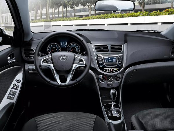 HYUNDAI ACCENT - Image 5