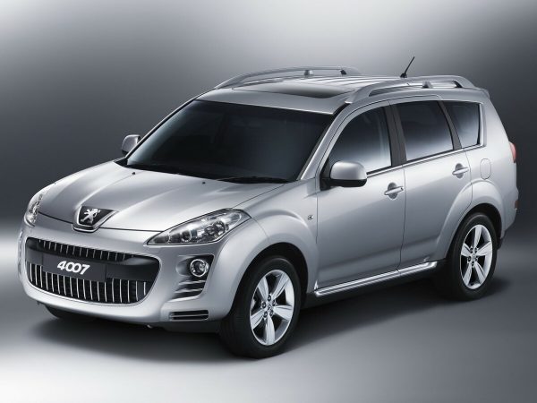 PEUGEOT 4007