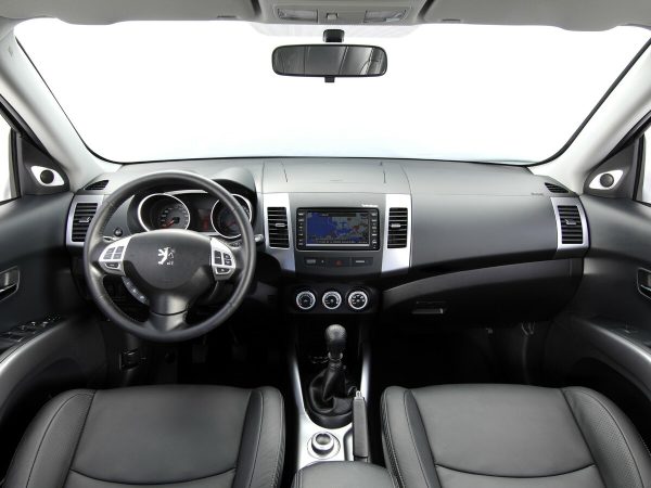 PEUGEOT 4007 - Image 3