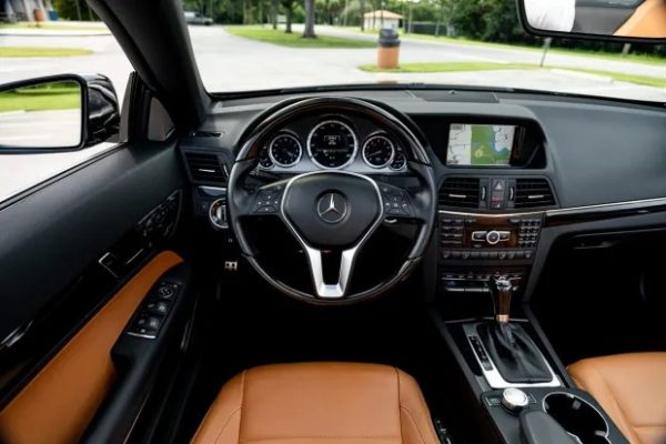 MERCEDES-BENZ E350 - Image 2