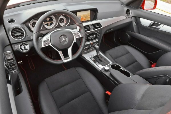 MERCEDES-BENZ C300 - Image 2