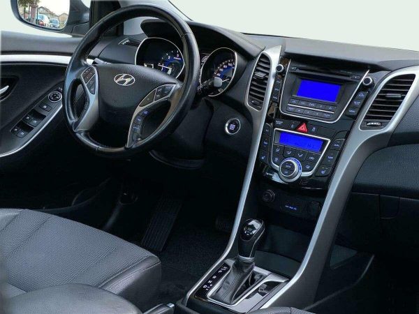HYUNDAI I30 - Image 7