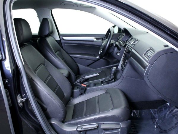 VOLKSWAGEN PASSAT - Image 2