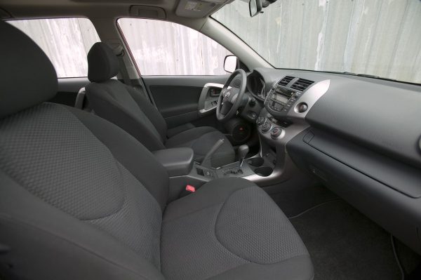 TOYOTA RAV4 - Image 14