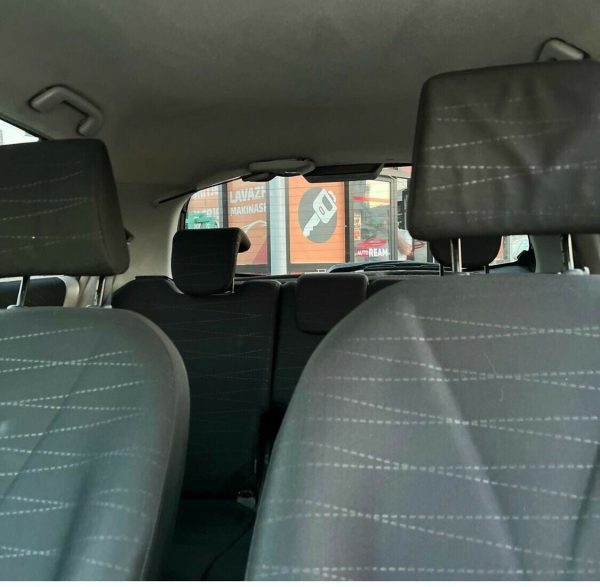 TOYOTA YARIS - Image 3