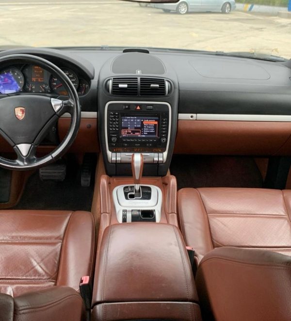 PORSCHE CAYENNE - Image 2