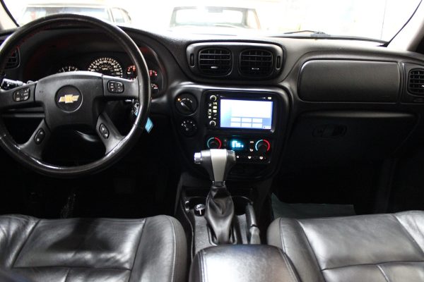 CHEVROLET TRAILBLAZER - Image 2